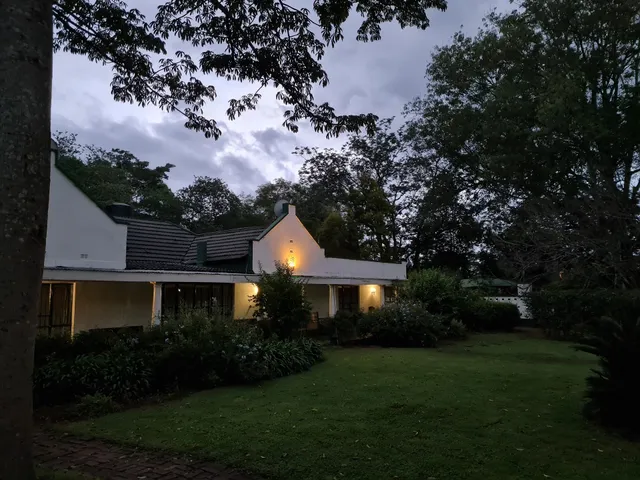 Honeybear Guest Lodge