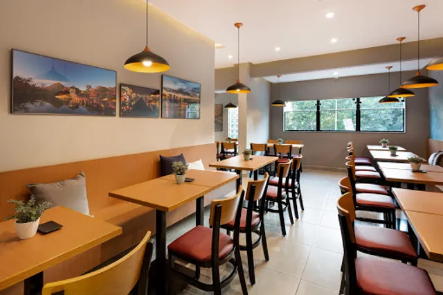 Sr. Chau Comida Asiática