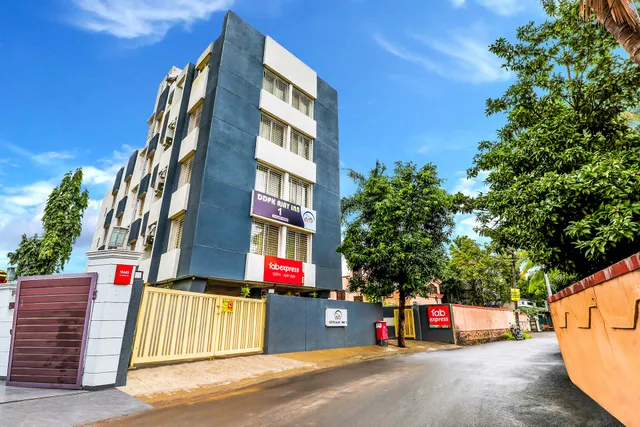 FabExpress DDPK Ajay Inn Pune Airport - 100% Safe Place to Stay