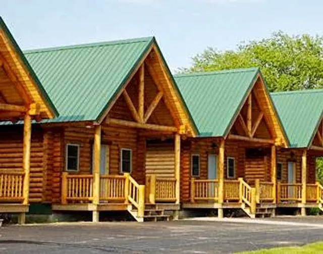 Hillcrest Motel & Cabins