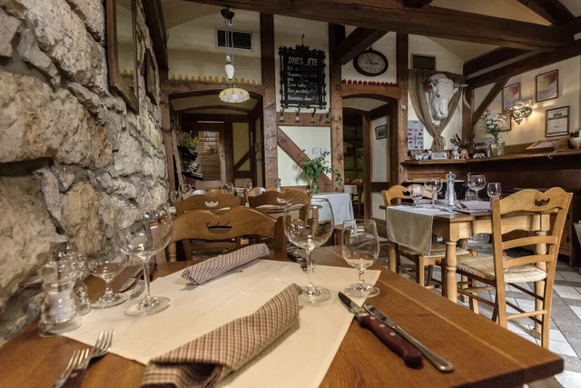 Bílá kráva - steaky a francouzská venkovská kuchyně