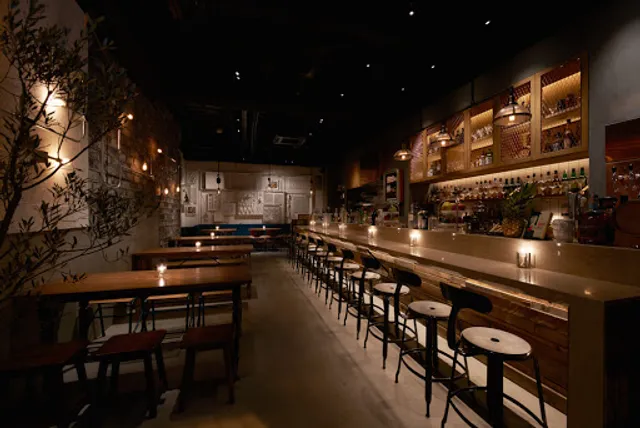 Craft Gin Bar Cocktail Works