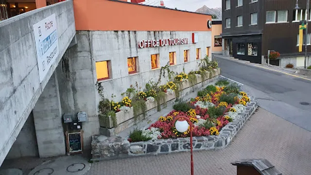 La Piscine Resto-Bar