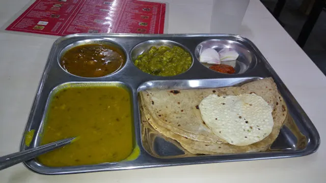 SHREE GURUKRIPA SNAKCS CORNER