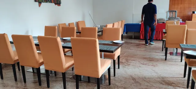 Swadishta Restaurant ( CRYSTAL INN) STAY & DINE-Vegetarian Hotel In Chickmagalur