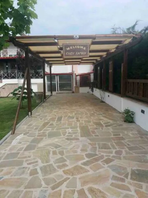 Cozy family house Korinos