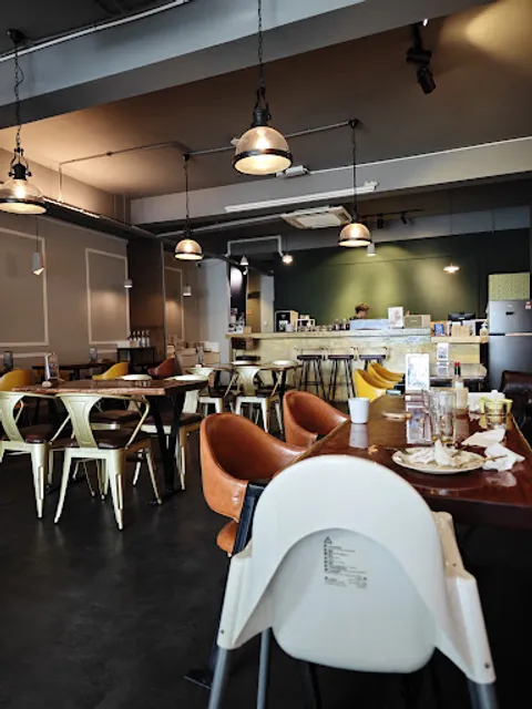 Bee Hive . The Place To Bee