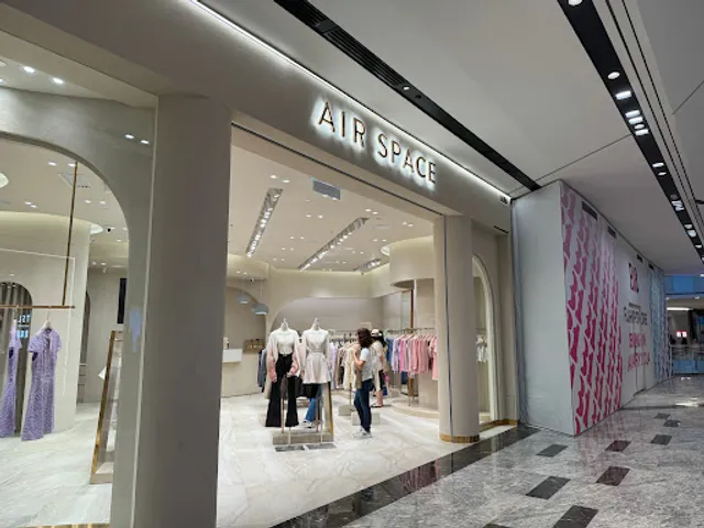 AIR SPACE - The Exchange TRX