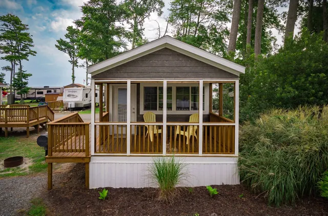 Sun Retreats Gwynn's Island