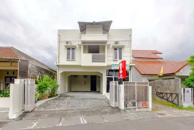 OYO 3083 D Kost 3 Syariah