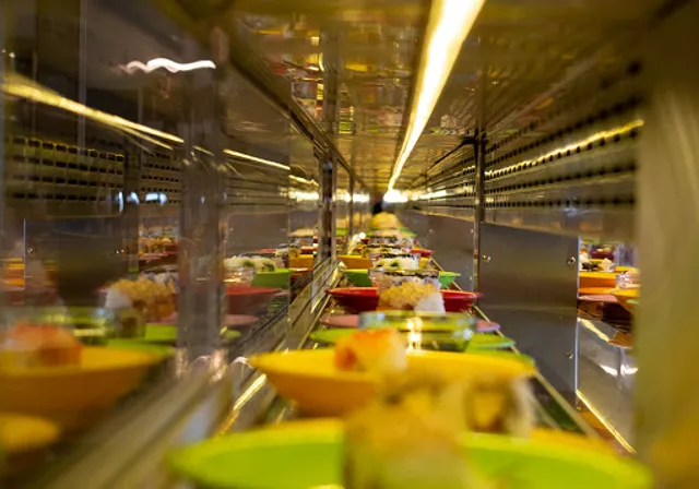 Maguro Running Sushi