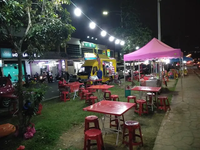 Mr. Burger & John Petaling jaya