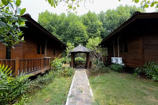 RedDoorz Resort @ Taman Wisata Mangrove