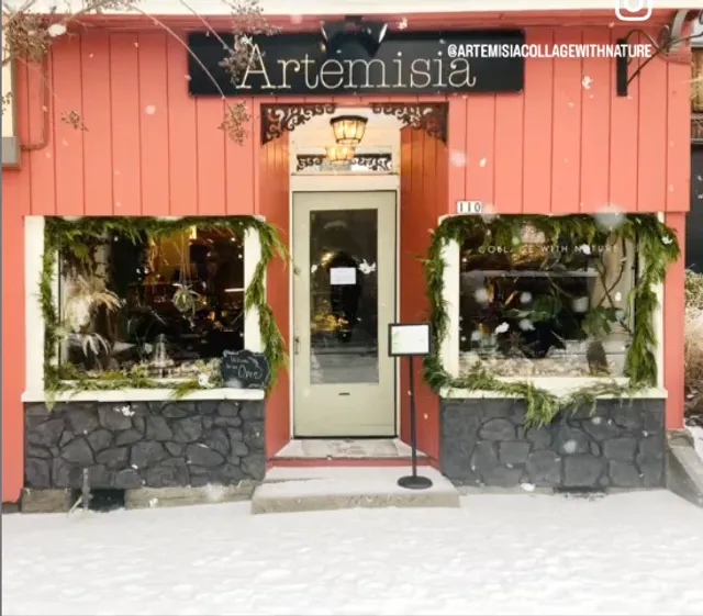 Artemisia Collage with Nature