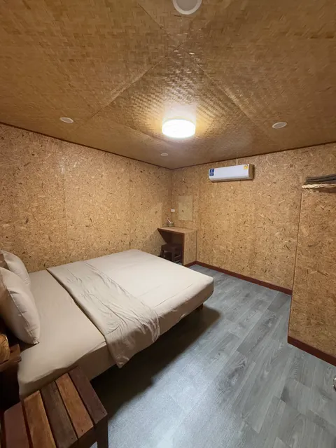 Navareeya House Seaview