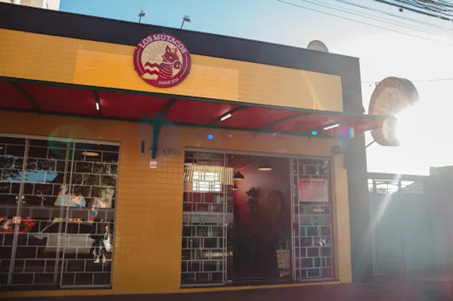 Los MuTacos Restaurante Mexicano