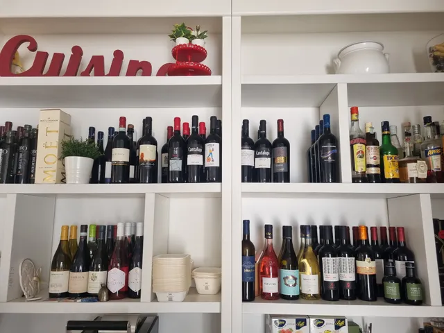 Mari'~ cibo di qualità d'asporto ed in terrazza, catering ed eventi, antiche conserve