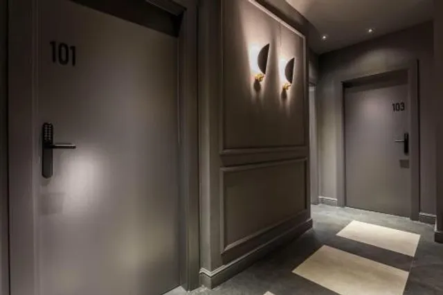 Reina, 107 Beach Boutique