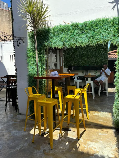 Iypslon Restaurante & Bar