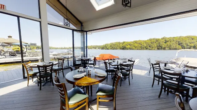 Lake House Restaurant and Bar