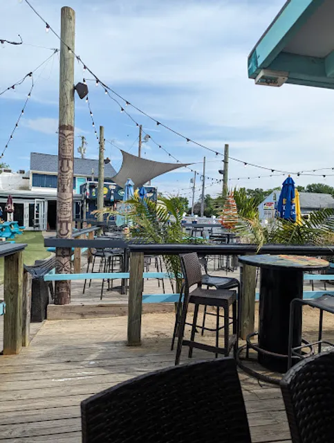 Crazy Tuna Bar & Grille