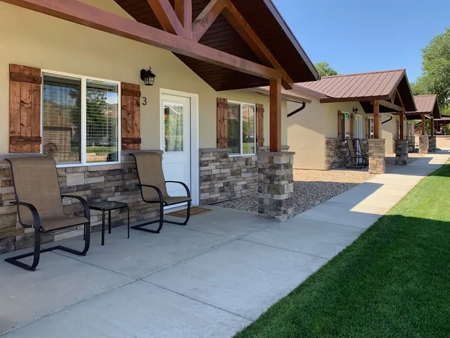 Bybee's Steppingstone Motel