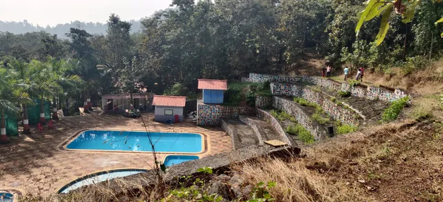 Aaji Aajoba che Gav Resort, Vaghote