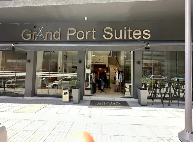 Grand Port Suites