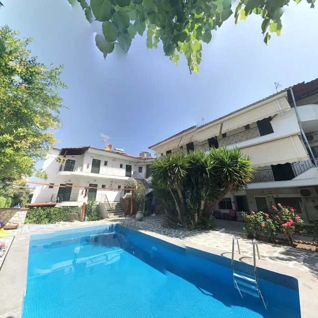 Tivoli Palms apartments