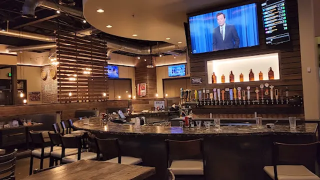 WINGERS Restaurant & Alehouse