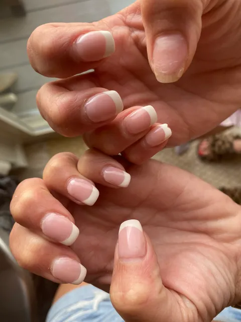 Lux Nails & Spa