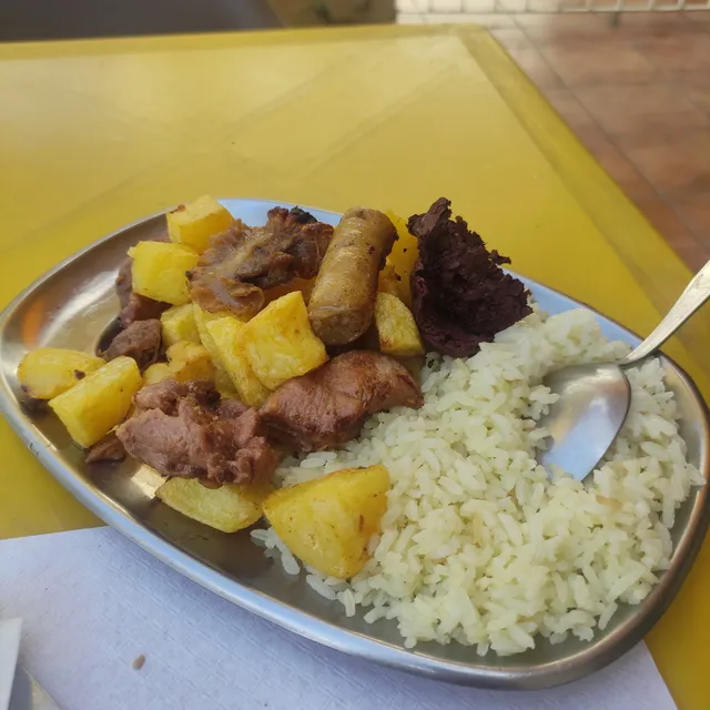 Tasquinha Da Zezinha Almoços E Petiscos