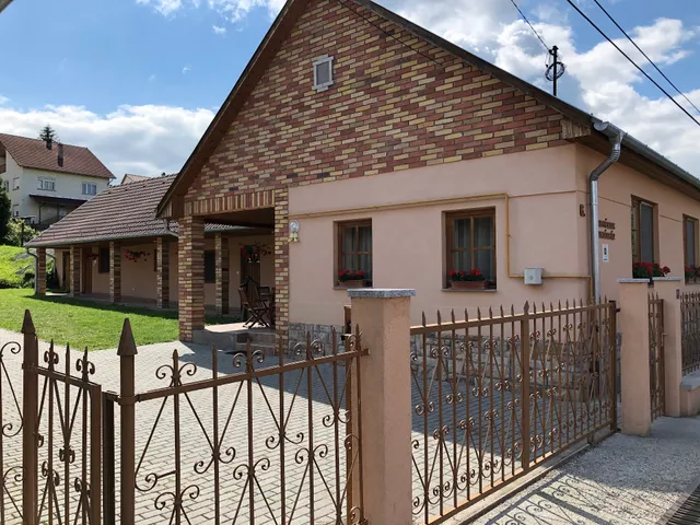 Tavi Fészek Vendégház