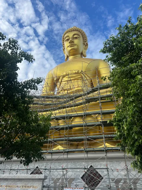 Phra Buddha Dhammakaya Thep Mongkol