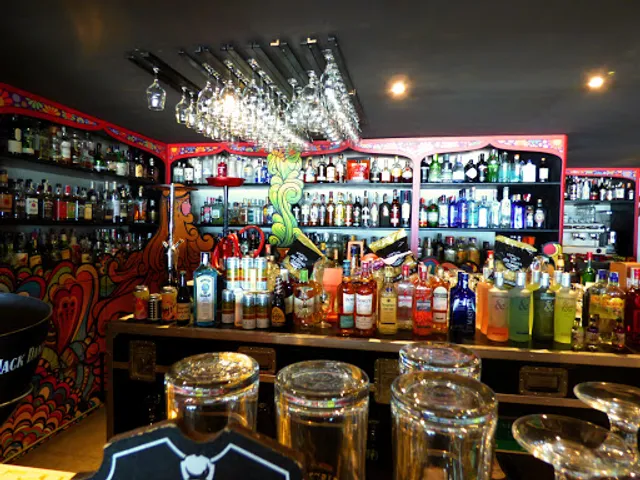 Pub Woodstock Paseo Beach