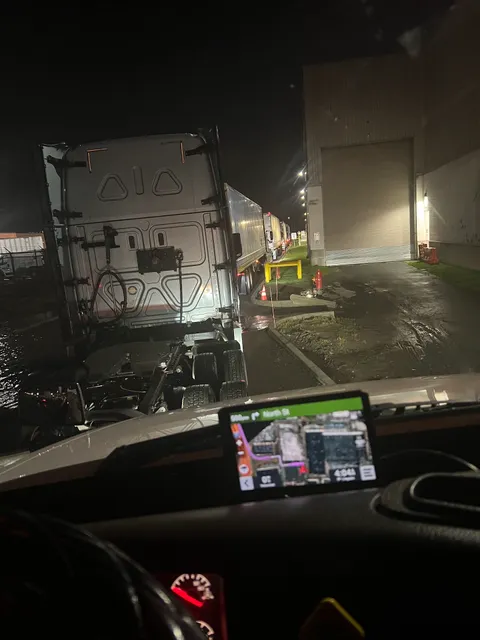 Amazon Fulfillment Center - EWR8