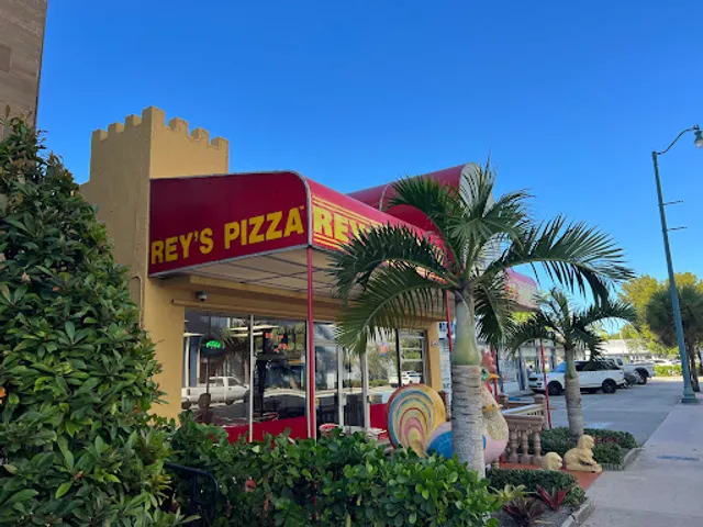 Rey's Pizza