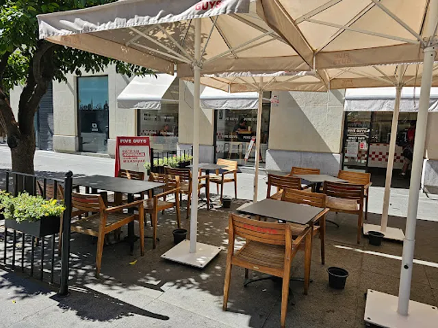 Five Guys Burgers and Fries Sevilla Constitución