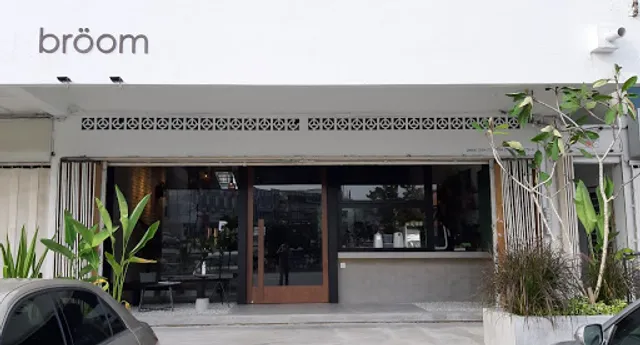 bröom Artisan Bakery & Kitchen