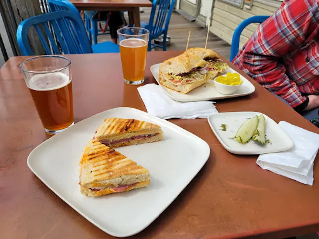 Oak Deli and Brewery