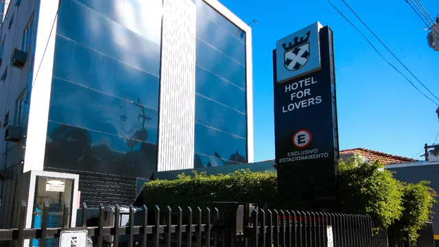 Hotel For Lovers