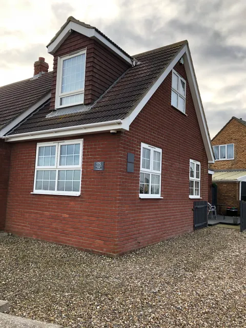 The Den - Studio Apartment