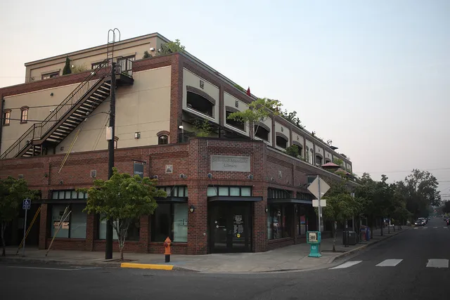 Multnomah County Library - Sellwood-Moreland