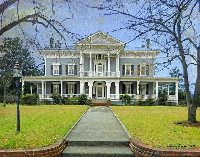 Elmwood 1820 Bed & Breakfast Inn