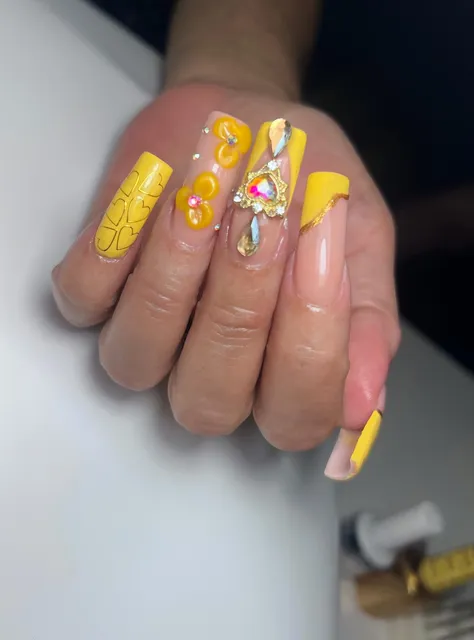 ENYERMY STUDIO PRO | Orlando Best Hair Salon | Color Correction | Hair Extensions | Hair Cuts | Hair Style