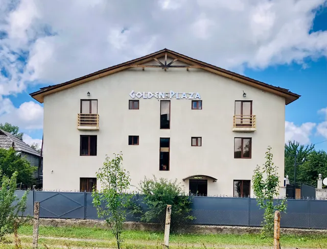 Hotel Golden Plaza