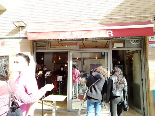 PETIT BAR