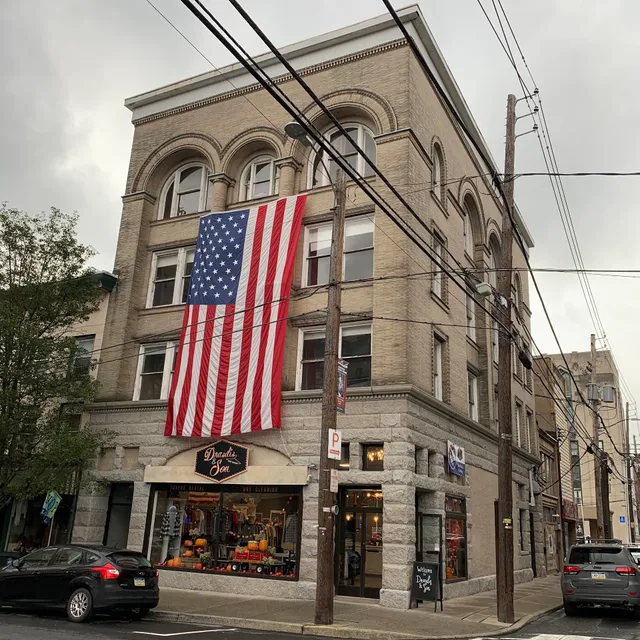 Drasdis & Son Clothier