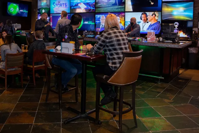 Woody’s Sports Bar & Grill