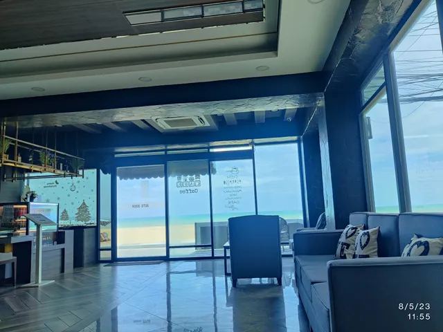 Sea Side Jomtien Beach Restaurant